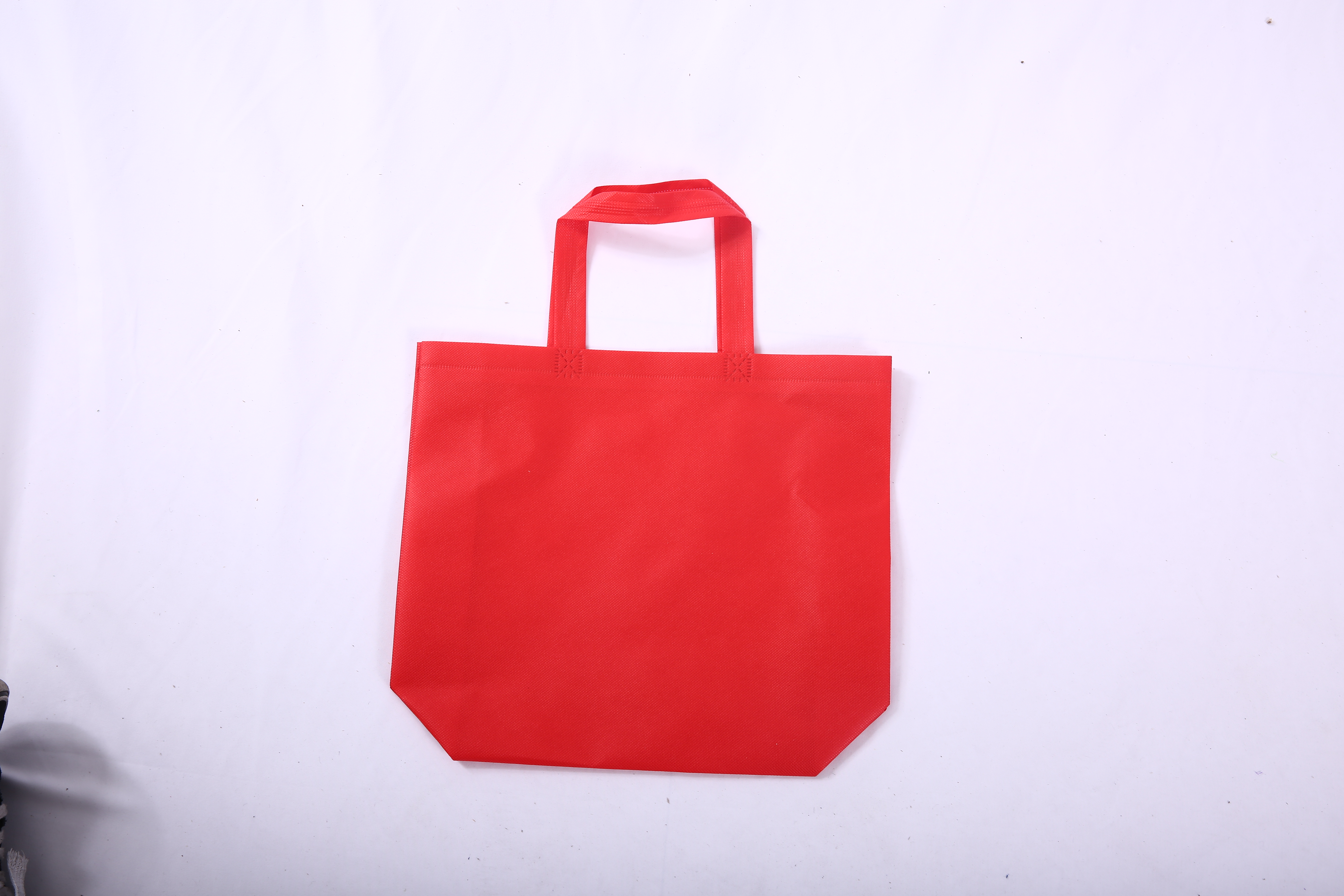Полипропиленовая гидрофобная нетканая сумка для одежды